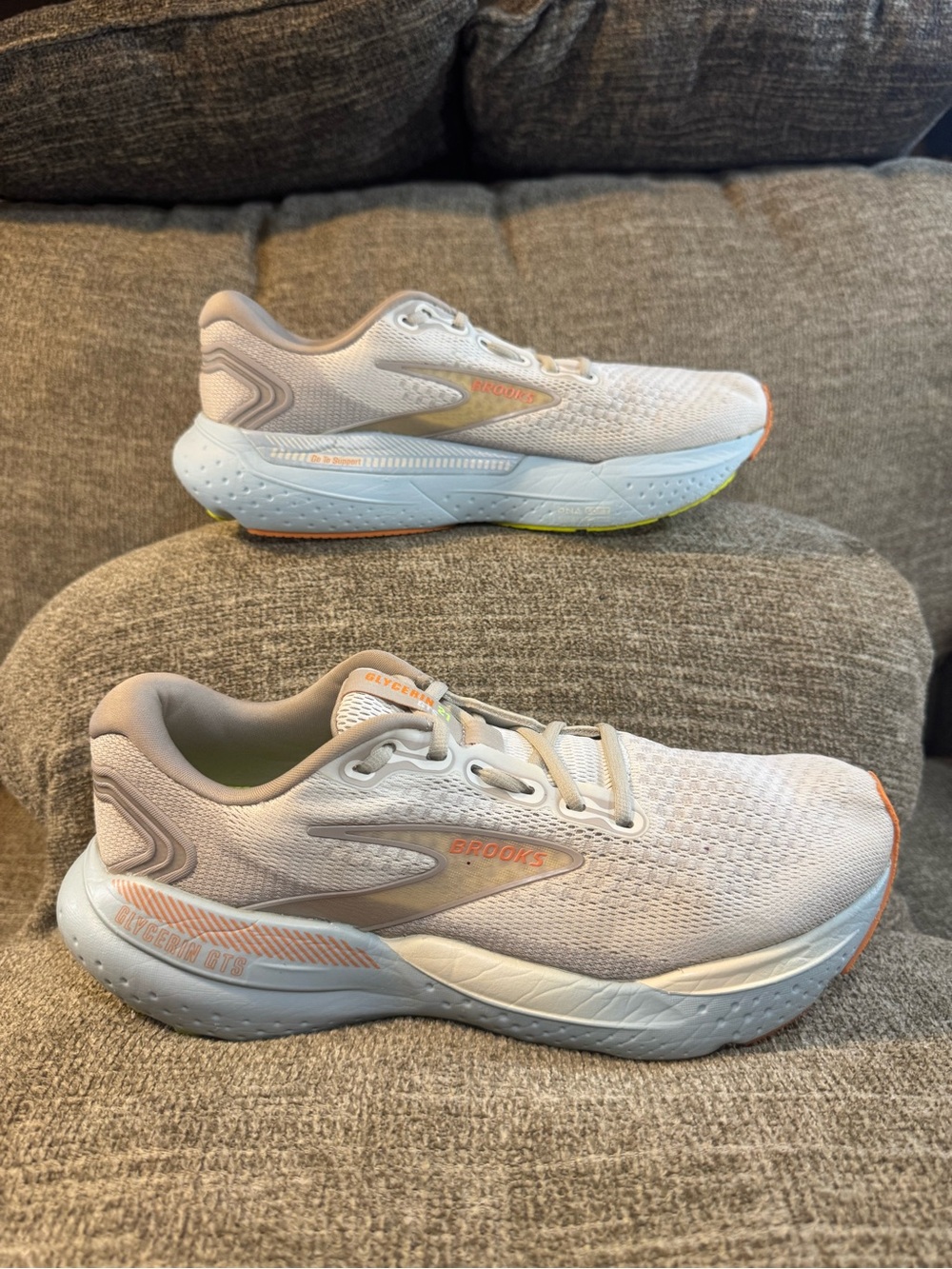 Brooks Glycerin 21 Series Women’s Coconut/Aqua/Autumn Sunset Size 10.5